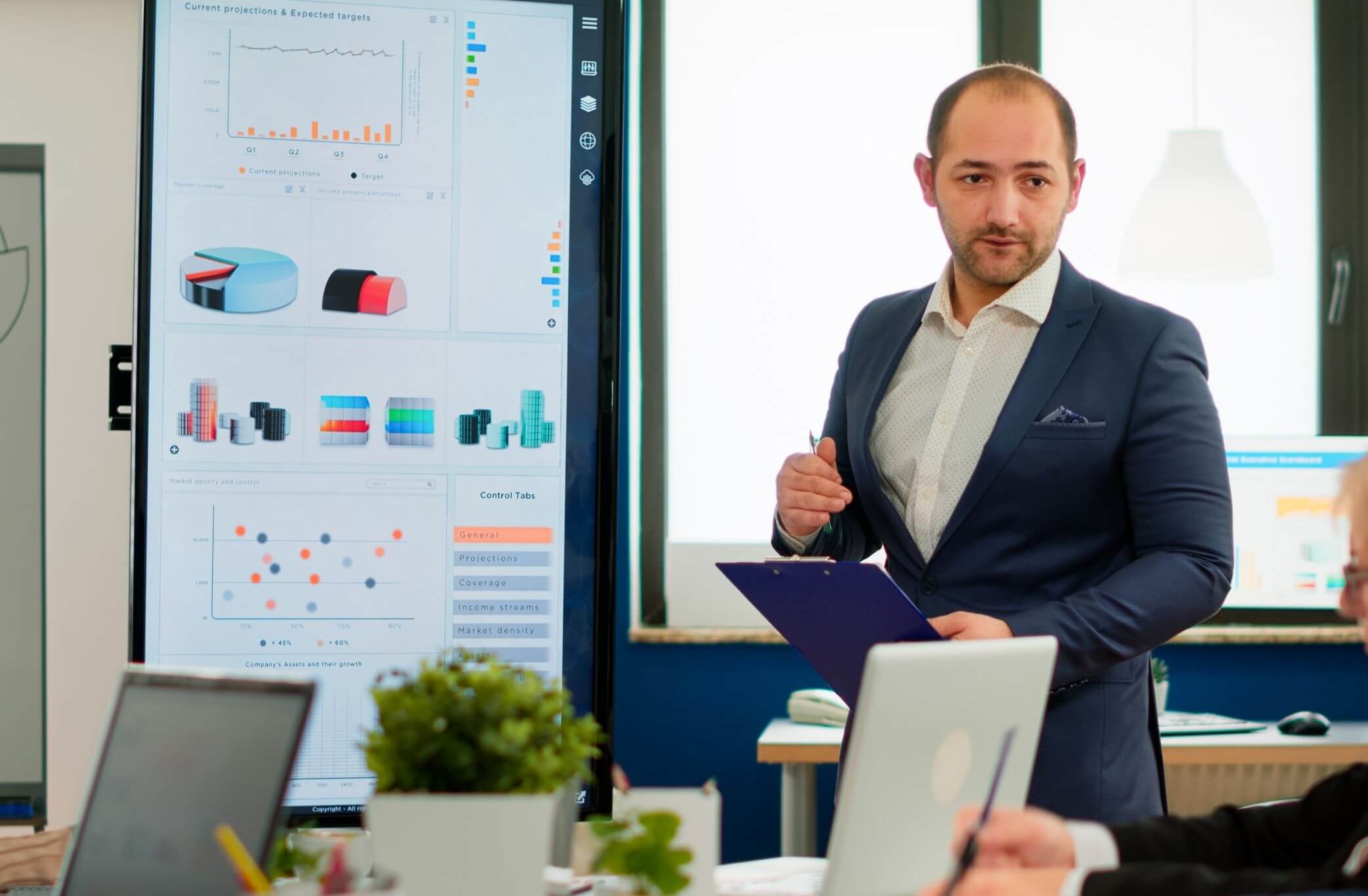 Read more about the article Best Sales Training Programs: Boost Your Sales and Revenue